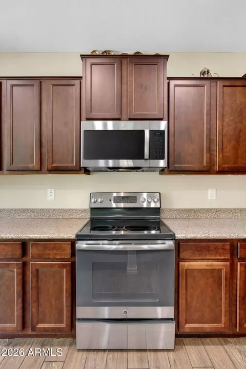 Kitchen - 3705 E Perkinsville St, Gilbert, AZ 85295 photo 5 of 6