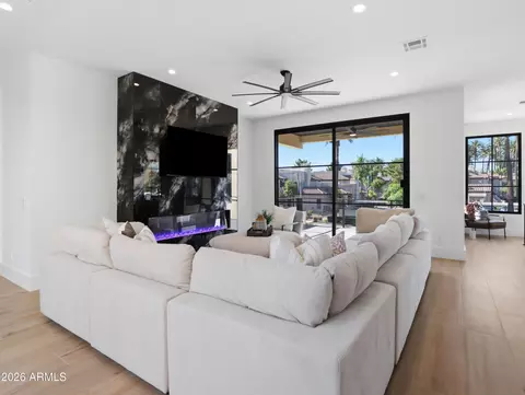Living - 4317 E Campbell Ave, Phoenix, AZ 85018 photo 6 of 7