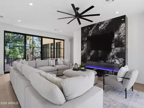 Living - 4317 E Campbell Ave, Phoenix, AZ 85018 photo 5 of 7