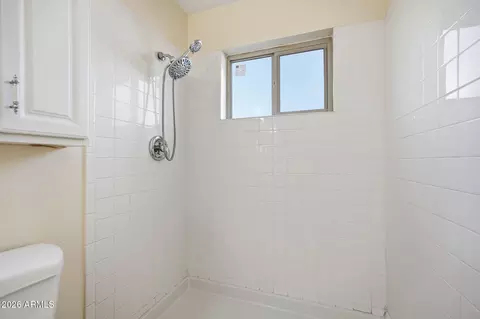 Bath - 324 W Scott Ave, Gilbert, AZ 85233 photo 3 of 3