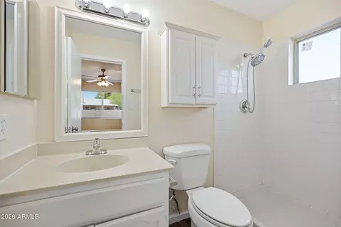 Bath - 324 W Scott Ave, Gilbert, AZ 85233 photo 2 of 3