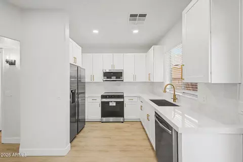 Kitchen - 10726 E Portobello Ave, Mesa, AZ 85212 photo 2 of 2
