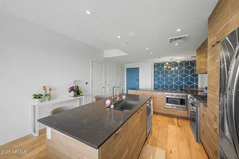 Kitchen - 2300 E Campbell Ave #406, Phoenix, AZ 85016 photo 5 of 6