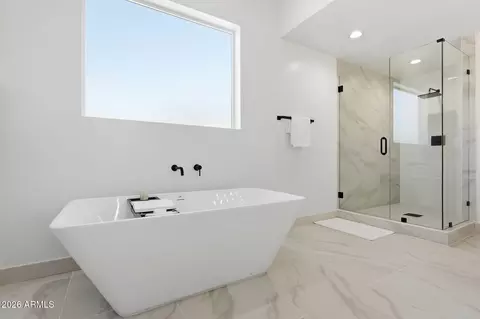 Bath - 4646 E Vernon Ave, Phoenix, AZ 85008 photo 3 of 6