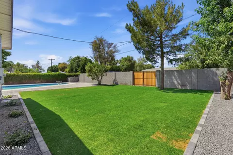 Exterior - 4646 E Vernon Ave, Phoenix, AZ 85008 photo 9 of 10