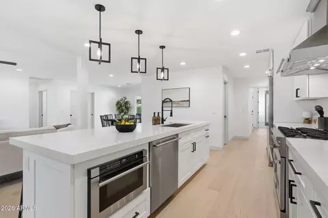 Kitchen - 4646 E Vernon Ave, Phoenix, AZ 85008 photo 4 of 6