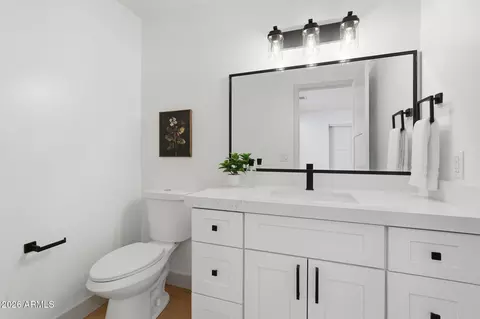 Bath - 4646 E Vernon Ave, Phoenix, AZ 85008 photo 1 of 6