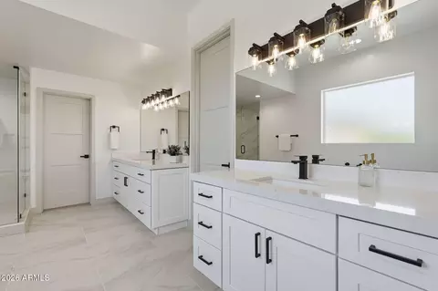 Bath - 4646 E Vernon Ave, Phoenix, AZ 85008 photo 2 of 6