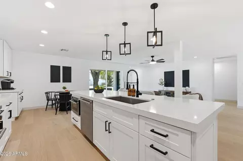 Kitchen - 4646 E Vernon Ave, Phoenix, AZ 85008 photo 6 of 6