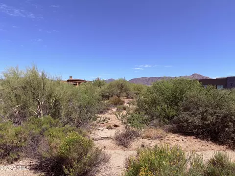 39385 N 105th St #3, Scottsdale, AZ 85262