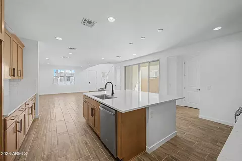 Kitchen - 10269 S Cave Spring Trl, Apache Junction, AZ 85120 photo 2 of 4
