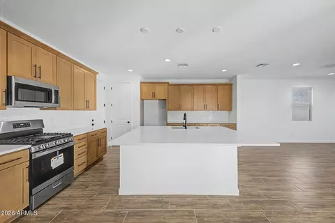 Kitchen - 10269 S Cave Spring Trl, Apache Junction, AZ 85120 photo 3 of 4