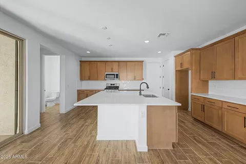 Kitchen - 10269 S Cave Spring Trl, Apache Junction, AZ 85120 photo 4 of 4