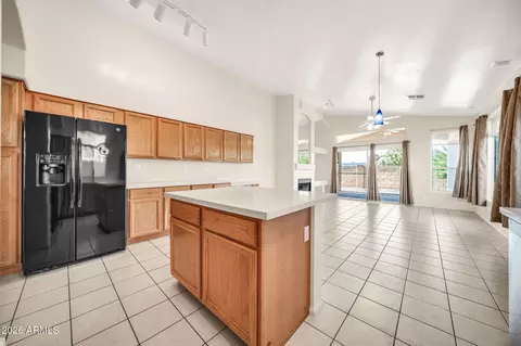 Kitchen - 1250 E Captain Dreyfus Ave, Phoenix, AZ 85022 photo 2 of 3