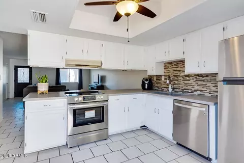 Kitchen - 926 N Date --, Mesa, AZ 85201 photo 1 of 2