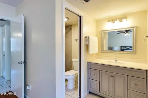 Bath - 926 N Date --, Mesa, AZ 85201 photo 3 of 4