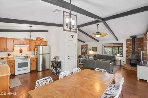 Dining - 6630 W Jan Dr, Pine, AZ 85544 photo 2 of 4