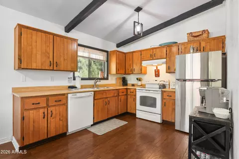 Kitchen - 6630 W Jan Dr, Pine, AZ 85544 photo 1 of 1