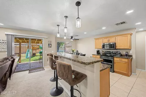 Kitchen - 3159 W Matthew Dr, Phoenix, AZ 85027 photo 4 of 5
