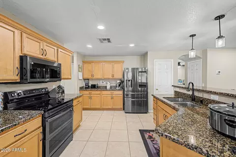 Kitchen - 3159 W Matthew Dr, Phoenix, AZ 85027 photo 3 of 5