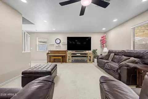Living - 3159 W Matthew Dr, Phoenix, AZ 85027 photo 1 of 3