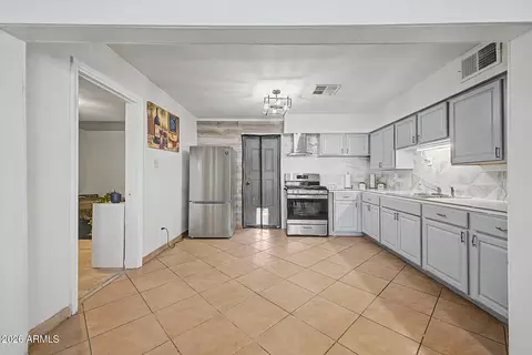 Kitchen - 17432 N 20th St, Phoenix, AZ 85022 photo 2 of 2