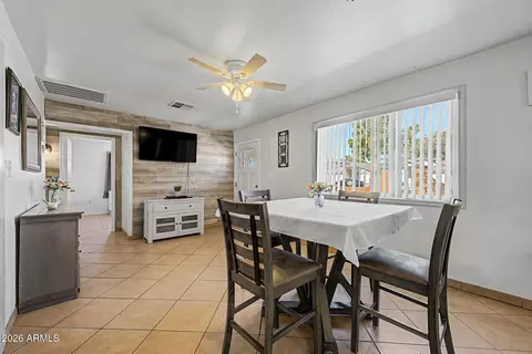 Dining - 17432 N 20th St, Phoenix, AZ 85022 photo 2 of 3