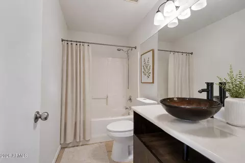 Bath - 1740 E Francisco Dr, Phoenix, AZ 85042 photo 4 of 5