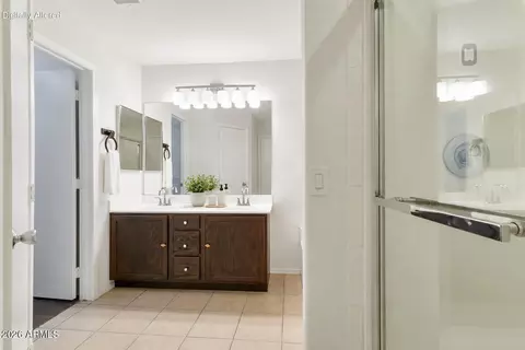 Bath - 1740 E Francisco Dr, Phoenix, AZ 85042 photo 5 of 6