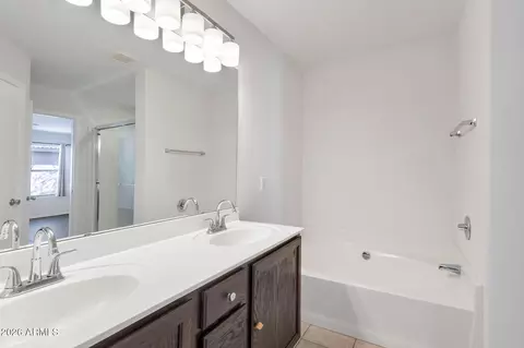Bath - 1740 E Francisco Dr, Phoenix, AZ 85042 photo 1 of 5