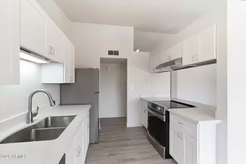 Kitchen - 17626 N 34th St, Phoenix, AZ 85032 photo 2 of 3