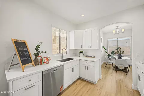 Kitchen - 15821 N 35th Ln, Phoenix, AZ 85053 photo 2 of 3