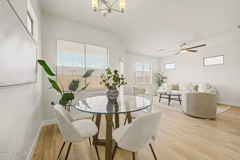Dining - 15821 N 35th Ln, Phoenix, AZ 85053 photo 2 of 3