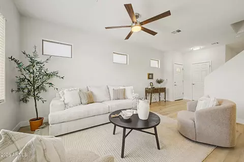Living - 15821 N 35th Ln, Phoenix, AZ 85053 photo 2 of 2