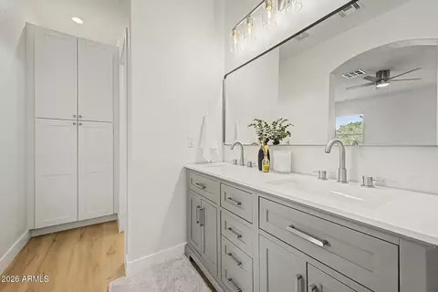 Bath - 15821 N 35th Ln, Phoenix, AZ 85053 photo 4 of 5
