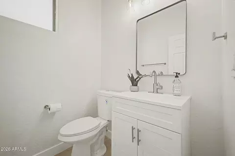 Bath - 15821 N 35th Ln, Phoenix, AZ 85053 photo 2 of 5
