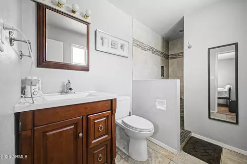 Bath - 3701 W Echo Ln, Phoenix, AZ 85051 photo 1 of 4