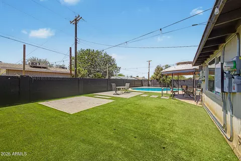 Exterior - 3701 W Echo Ln, Phoenix, AZ 85051 photo 5 of 9