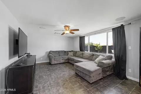 Living - 3701 W Echo Ln, Phoenix, AZ 85051 photo 3 of 4