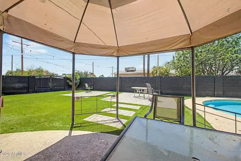 Exterior - 3701 W Echo Ln, Phoenix, AZ 85051 photo 2 of 9