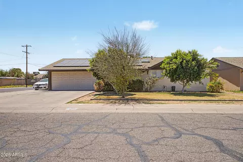 3701 W Echo Ln, Phoenix, AZ 85051