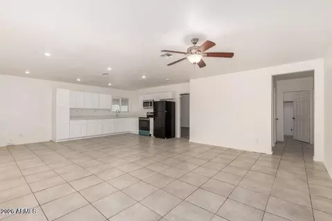 Living - 2828 E Chipman Rd, Phoenix, AZ 85040 photo 3 of 4