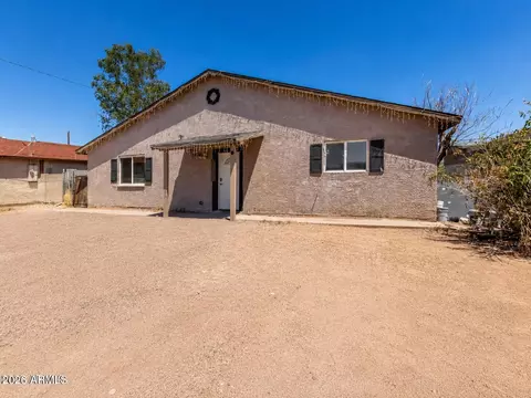 Exterior - 2828 E Chipman Rd, Phoenix, AZ 85040 photo 2 of 3