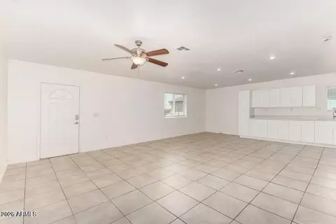 Living - 2828 E Chipman Rd, Phoenix, AZ 85040 photo 1 of 4