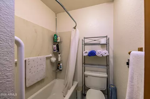 Bath - 6000 E Laurel Loop, Flagstaff, AZ 86004 photo 3 of 3