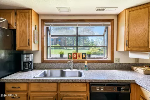 Kitchen - 6000 E Laurel Loop, Flagstaff, AZ 86004 photo 3 of 5