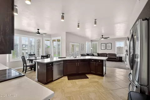 Kitchen - 1880 E Commerce Ave, Gilbert, AZ 85234 photo 4 of 6