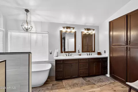 Bath - 1880 E Commerce Ave, Gilbert, AZ 85234 photo 1 of 5