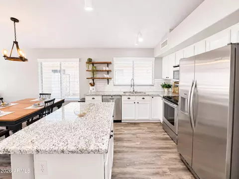 6190 W Pontiac Dr, Glendale, AZ 85308