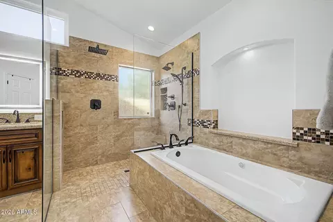Bath - 2142 E Desoto Way, Gilbert, AZ 85234 photo 4 of 6